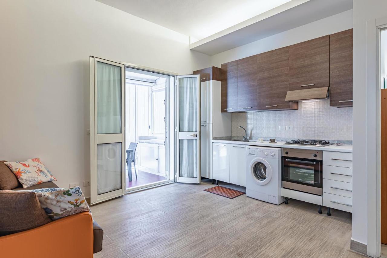 지아르디니낙소스 Naxos Bay Flat With Terrace 50 Meters From The Sea 아파트 외부 사진