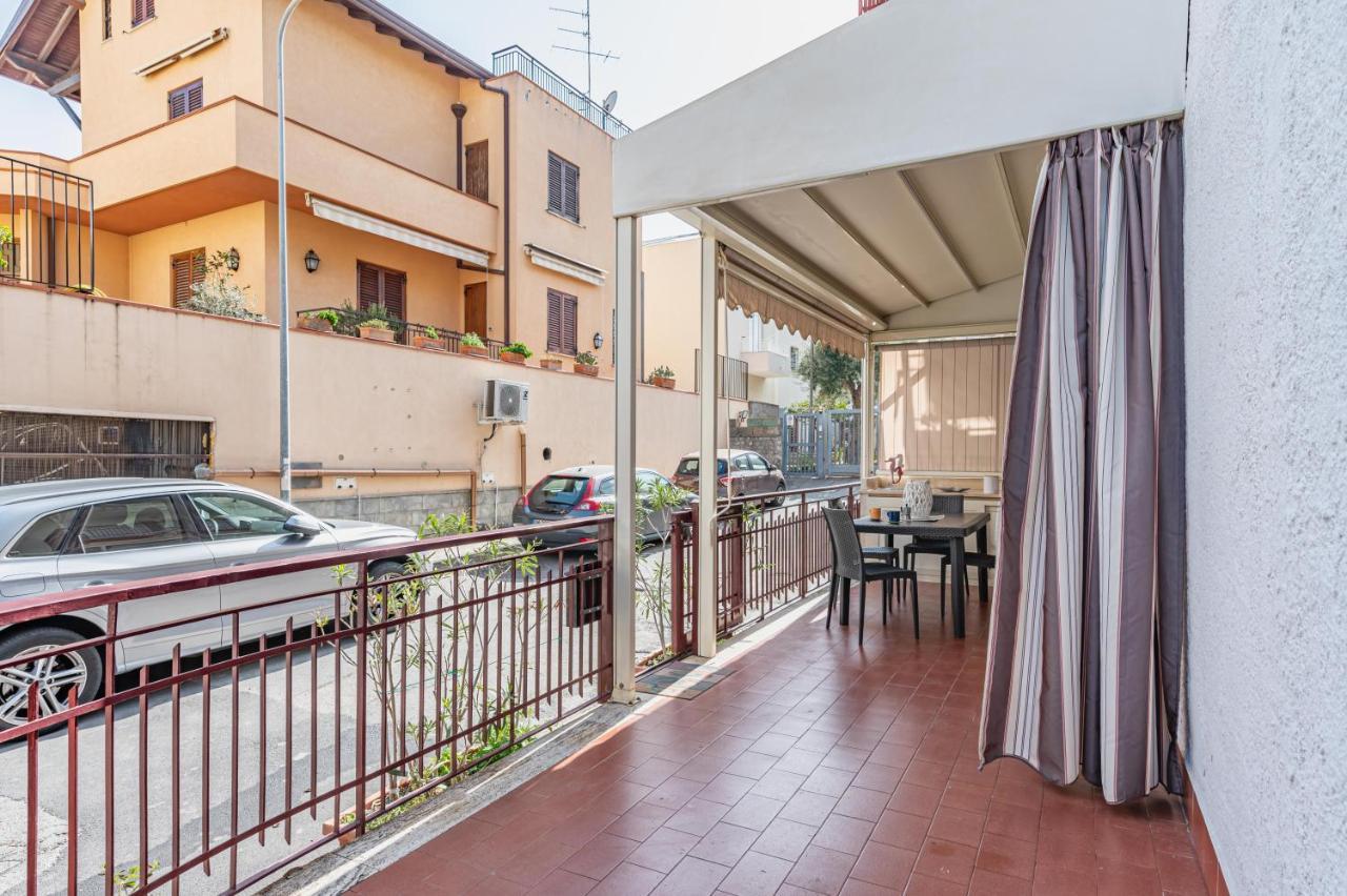지아르디니낙소스 Naxos Bay Flat With Terrace 50 Meters From The Sea 아파트 외부 사진