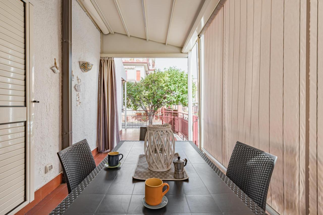 지아르디니낙소스 Naxos Bay Flat With Terrace 50 Meters From The Sea 아파트 외부 사진